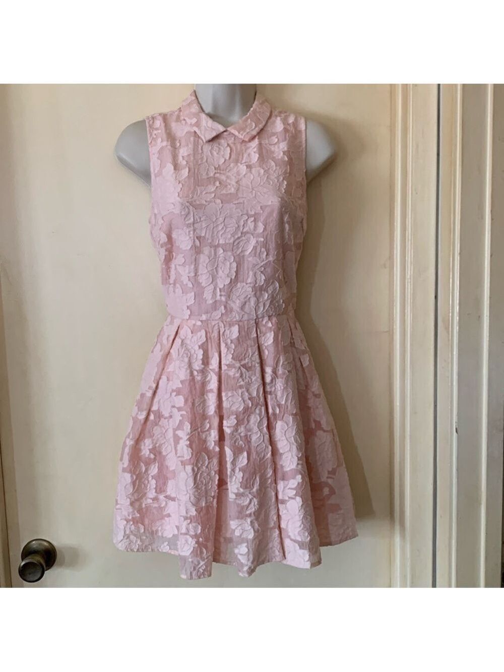 Forever 21 baby pink Peter Pan collar lace dress size Small